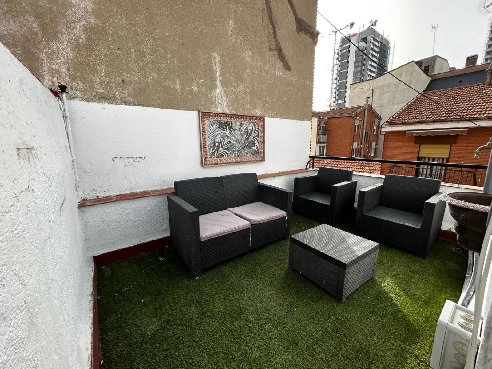 Apartamento con terraza céntrico moderno Nuevo Madrid Extérieur photo